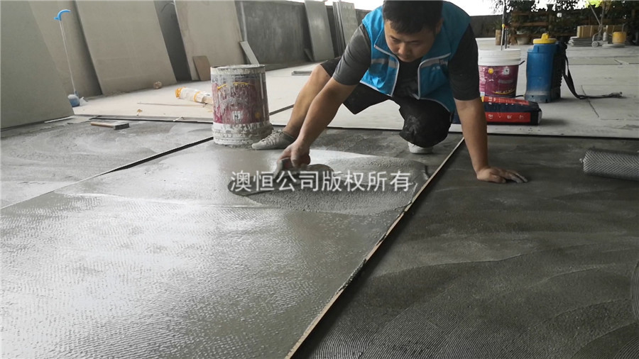 無(wú)機(jī)磨石攤鋪