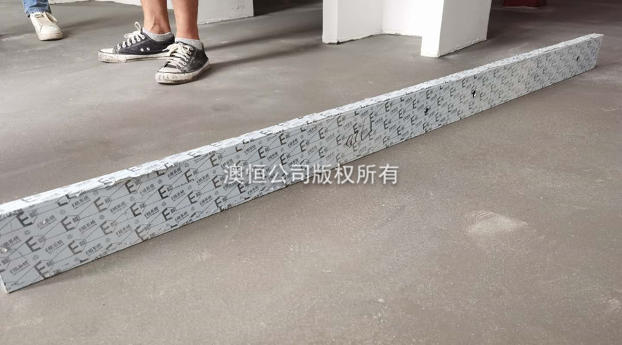 用靠尺檢測(cè)地面平整度