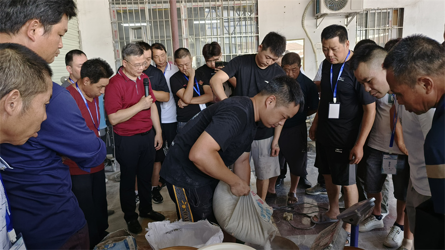 無機(jī)磨石實操現(xiàn)場